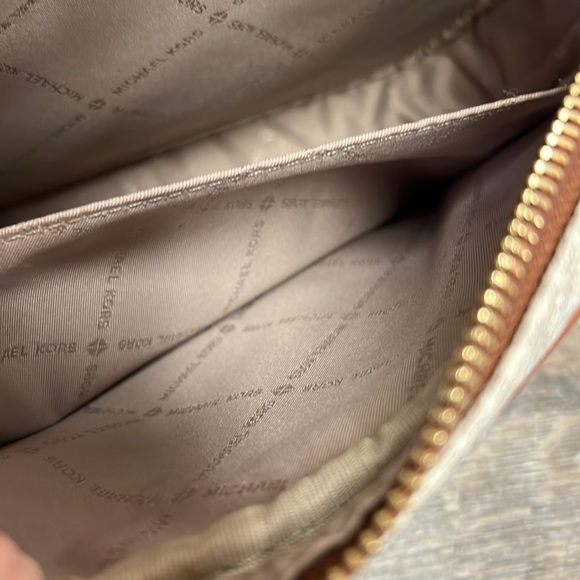 SOLD IN STORE Michael Kors FULTON Sport Crossbody Bag - Picture 9 of 10